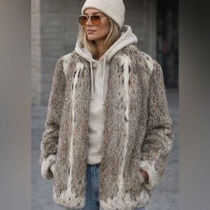 Vintage Faux Fur Coat Made in USA | Lynx-Look | Pockets Hook Closure